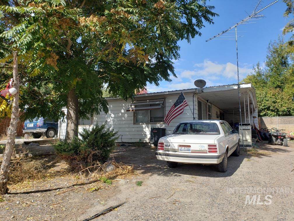 405 Main St - Photo 1