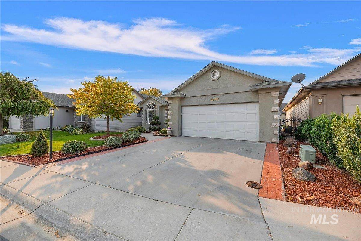 6975 Greens Dr. - Photo 1