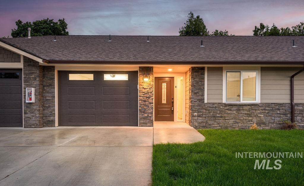 3434 5th St - Photo 1