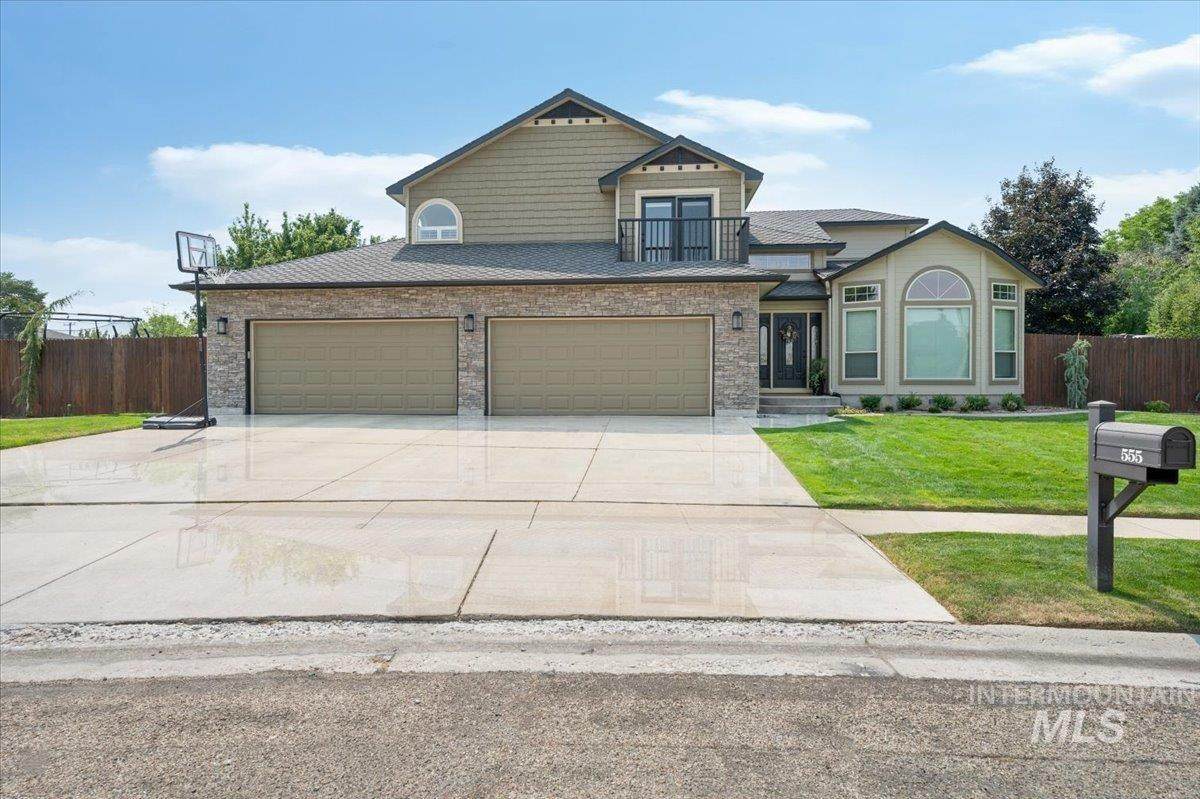 555 Eagle Hills Way - Photo 1