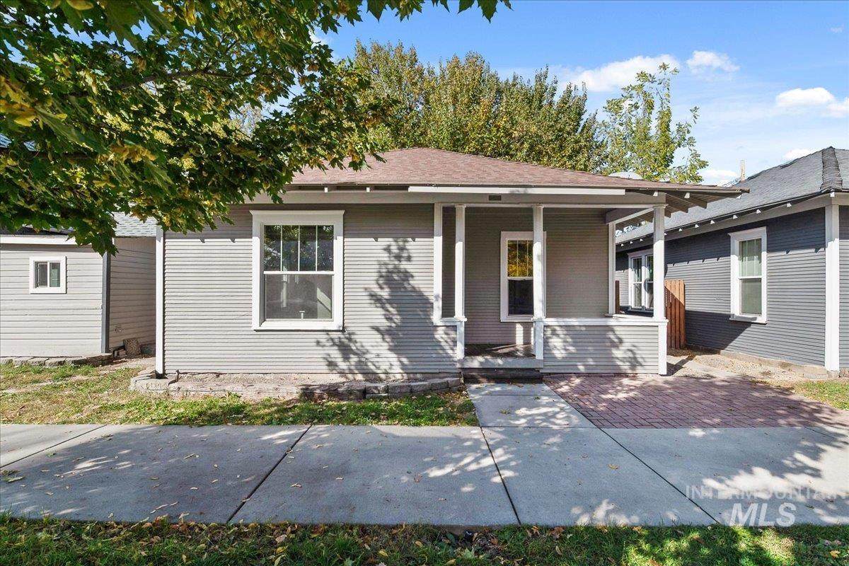 501 19th Street - Photo 1