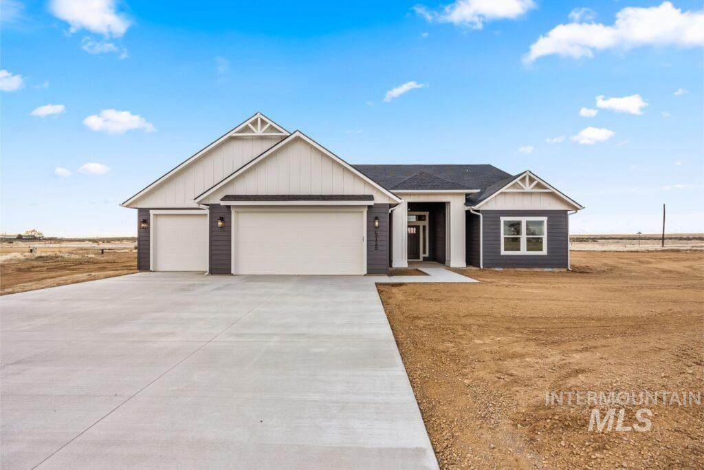 4725 Moonlight Court - Photo 1