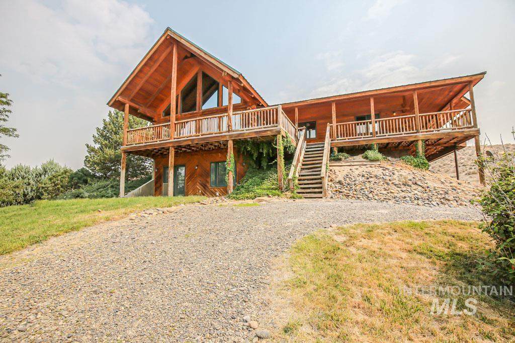 1642 Barlow Road - Photo 1