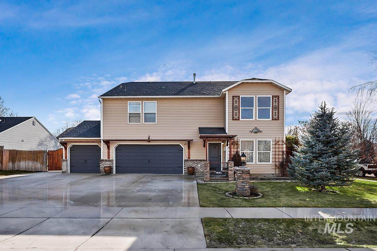 8207 Shallon Drive - Photo 1