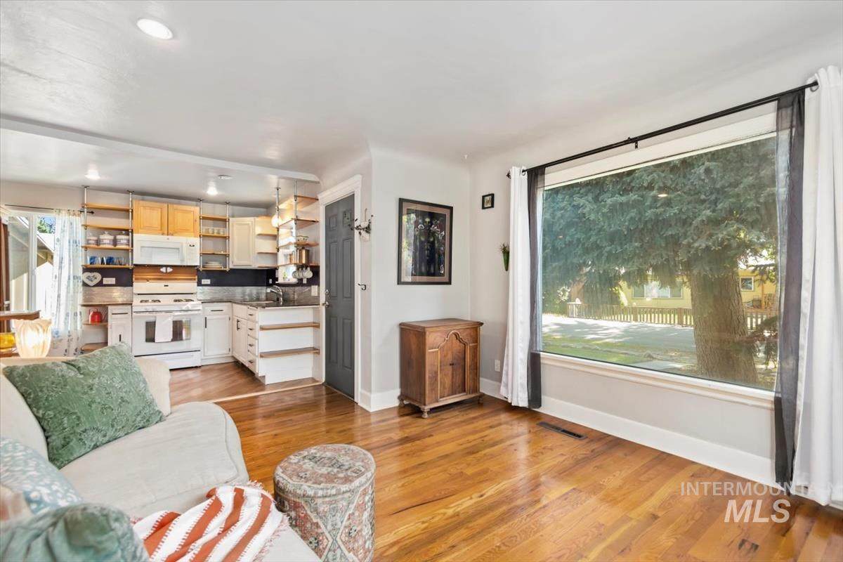 317 Chester Drive - Photo 1