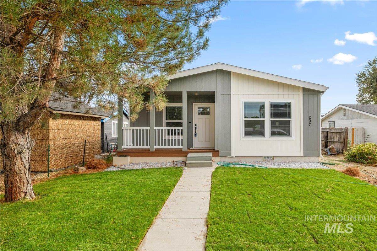 207 Freeport St - Photo 1