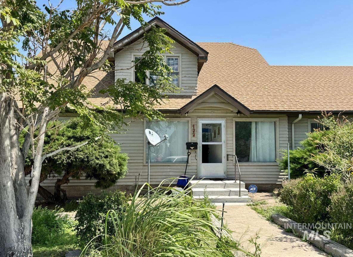 120 9th Avenue North - Photo 1