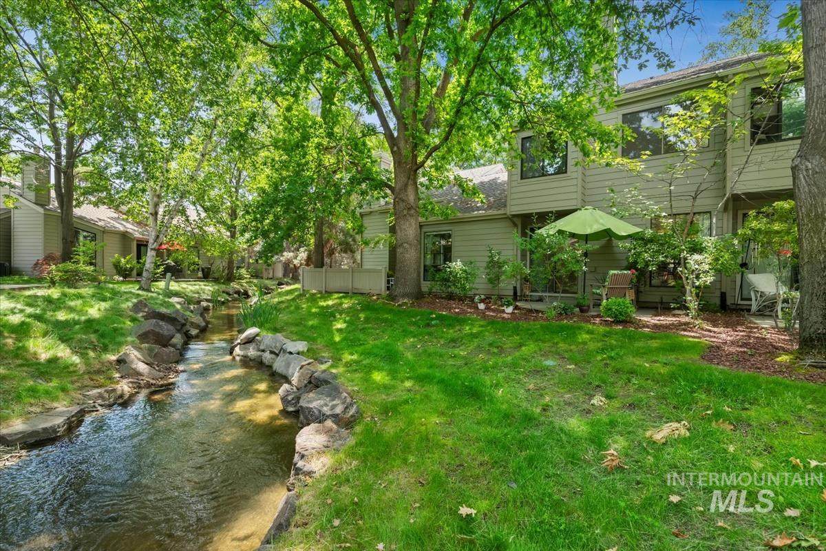 1924 Teal Ln - Photo 1