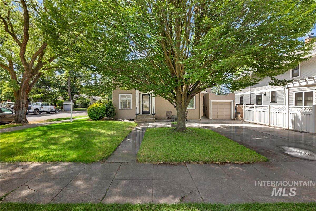 1701 Resseguie St - Photo 1