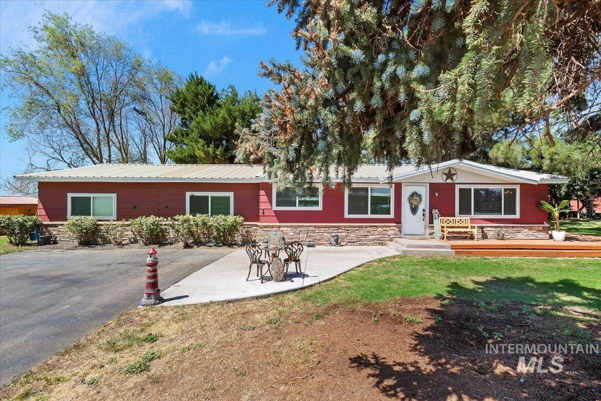 1960 Fairview - Photo 1