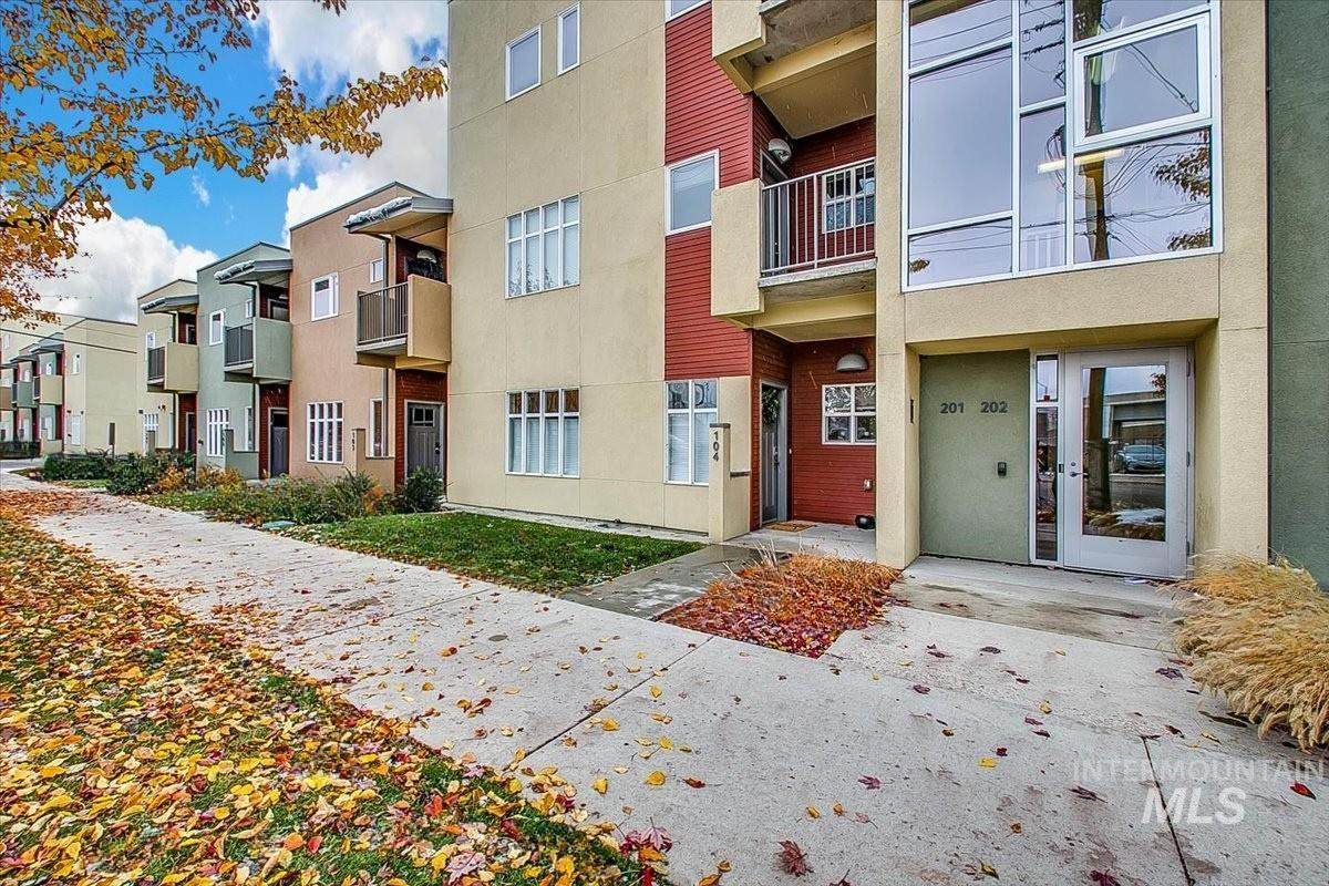 1463 W Grand Ave #104 - Photo 1