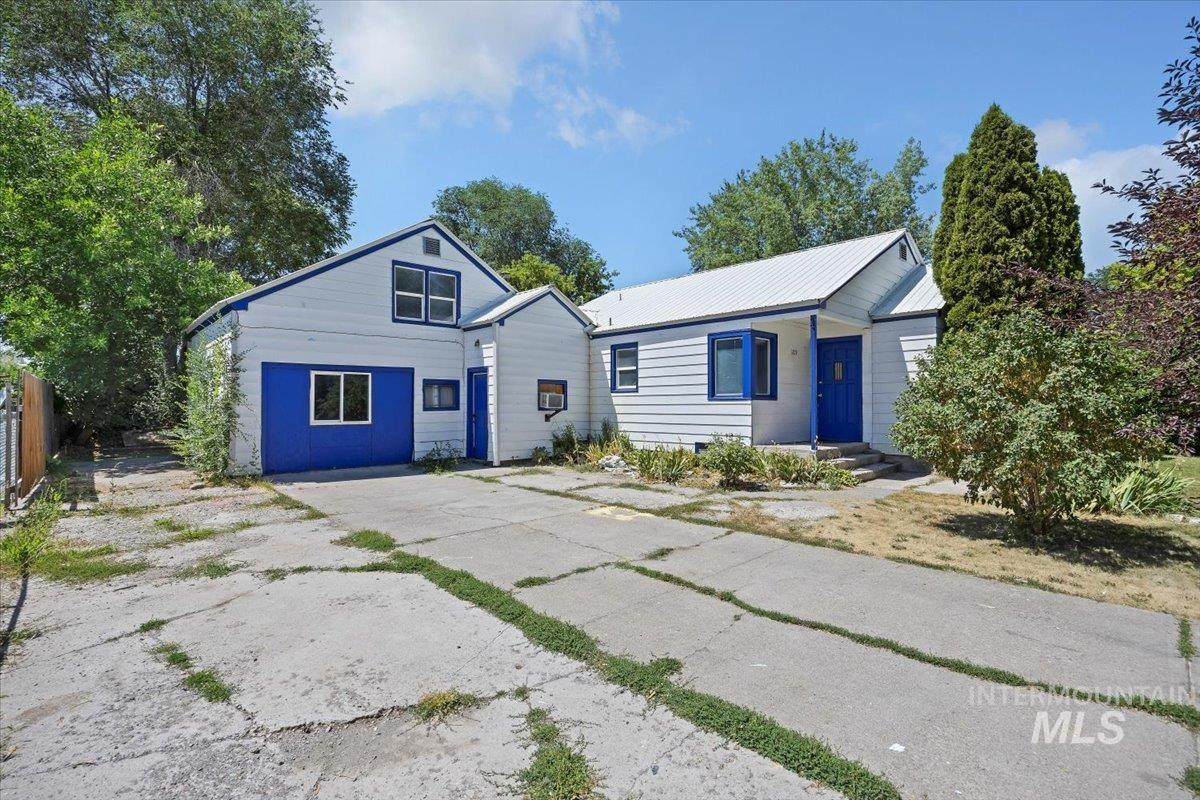 1209 G Street - Photo 1