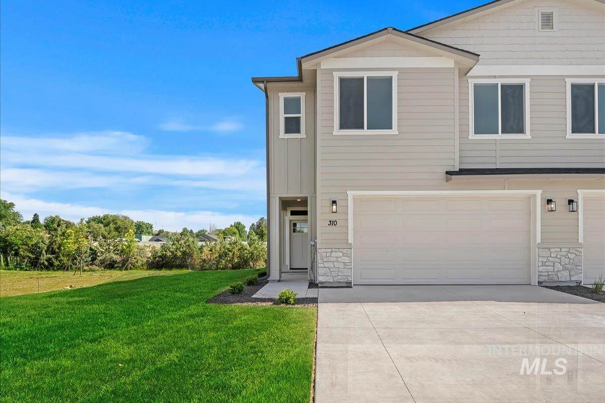 305 18th Way - Photo 1