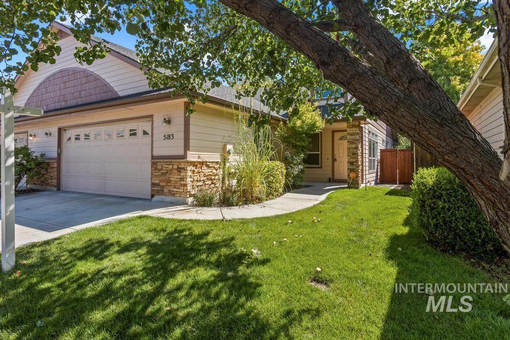 5183 Silverlake Ln. - Photo 1