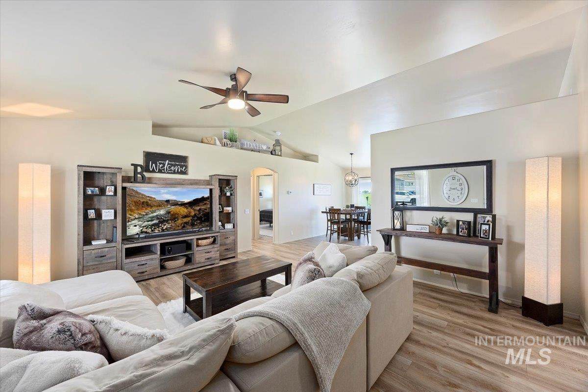 409 W Ave K - Photo 1