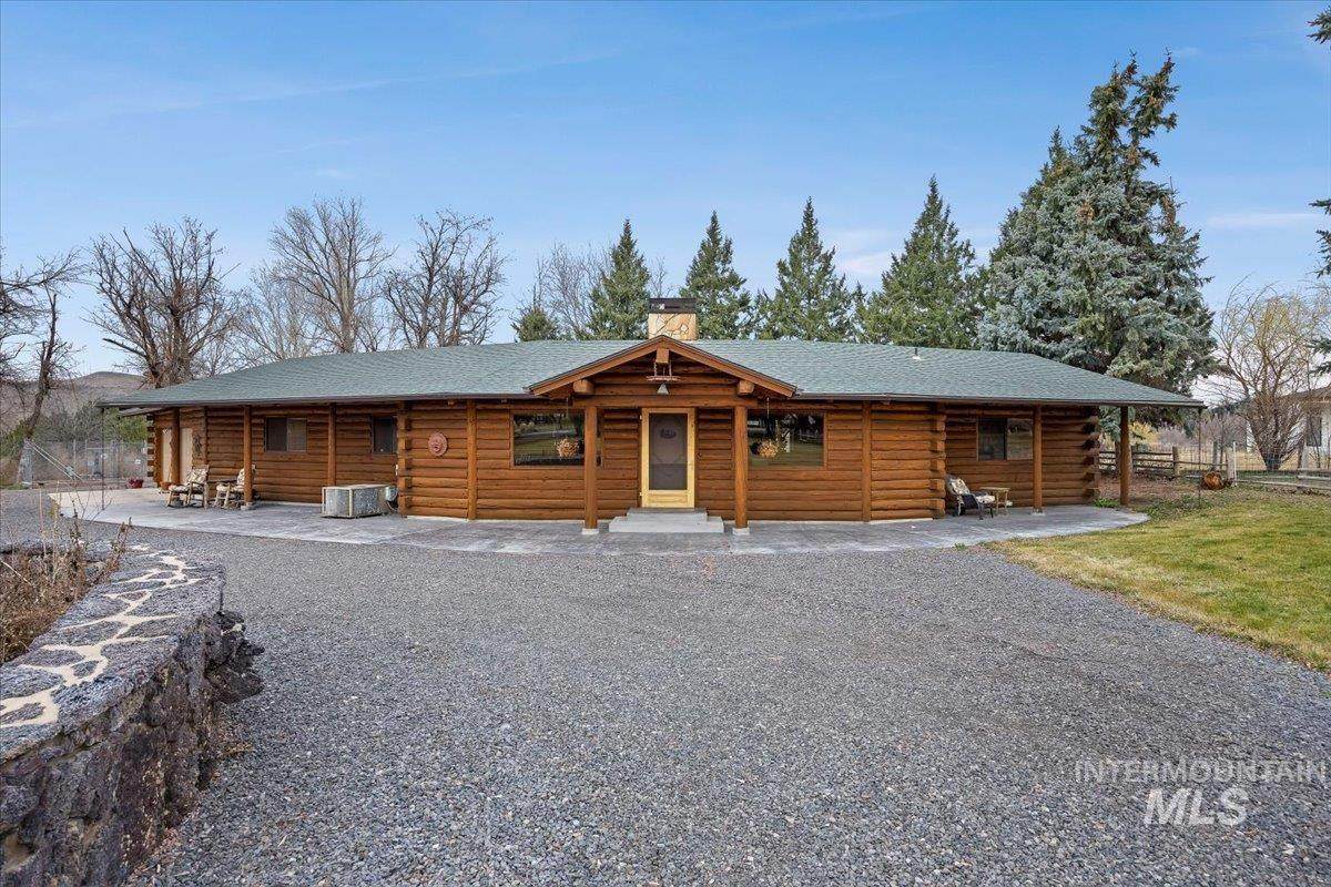 221 Willow - Photo 1