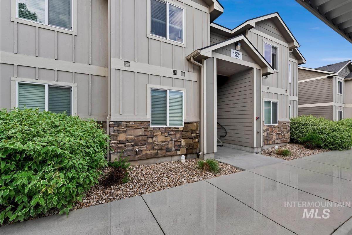  1521, 1527, 1535 W Alexandra Ln - Photo 1