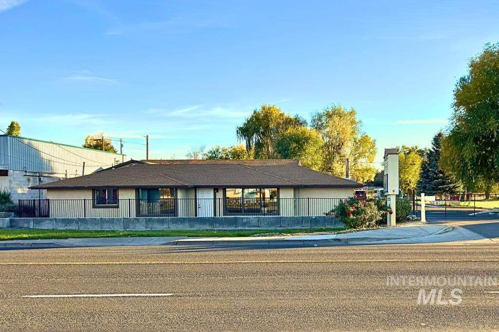 1830 Addison Ave E - Photo 1