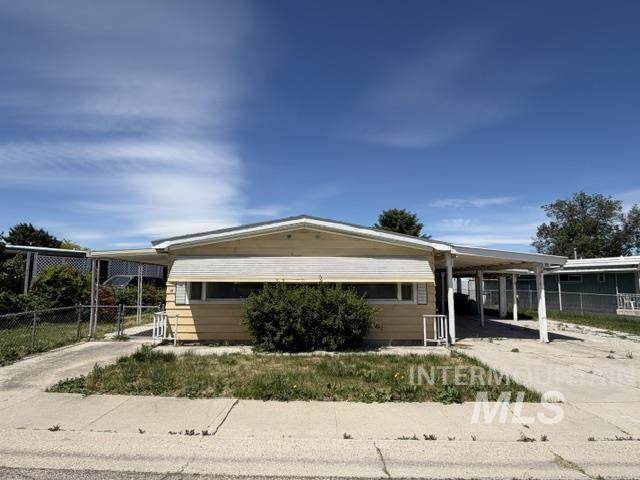 19 Rose Cir - Photo 1