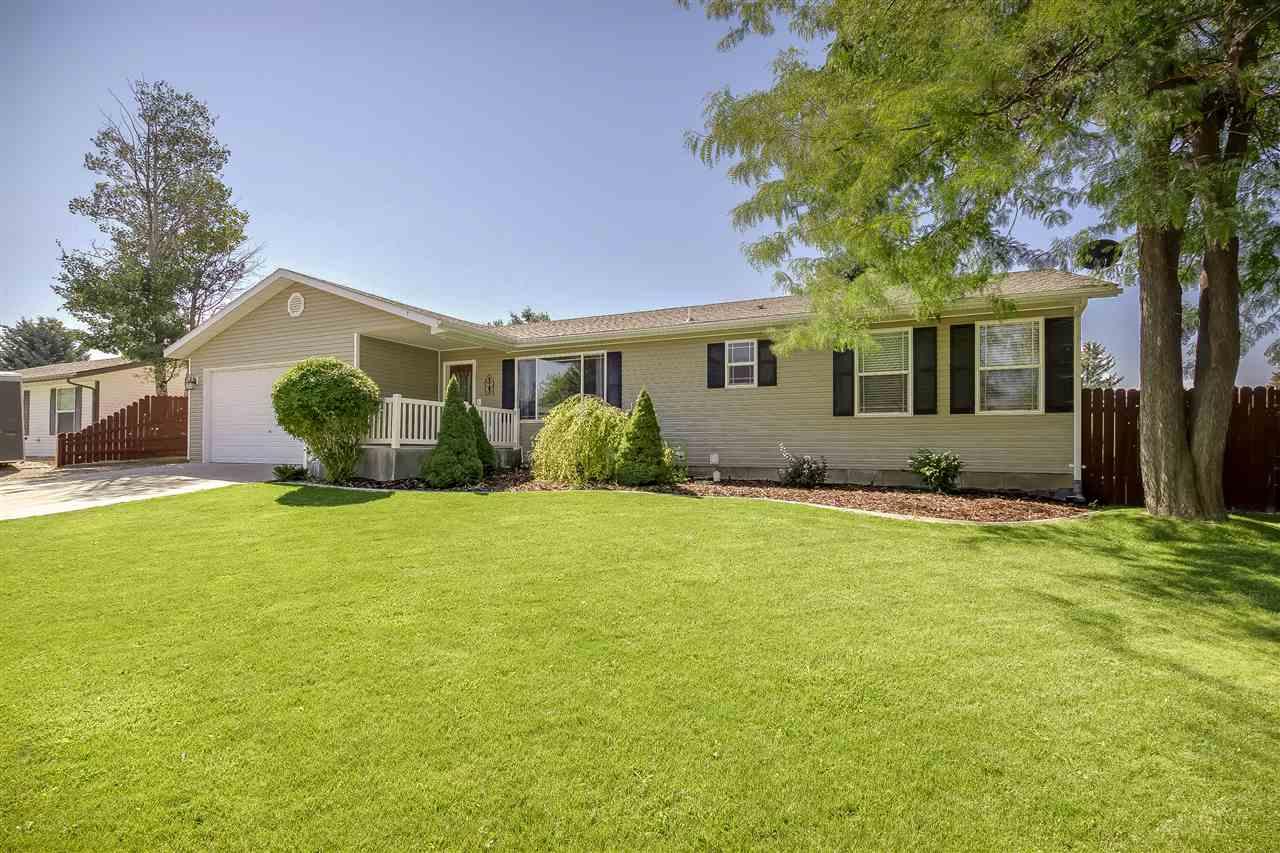301 Garnet Dr - Photo 1