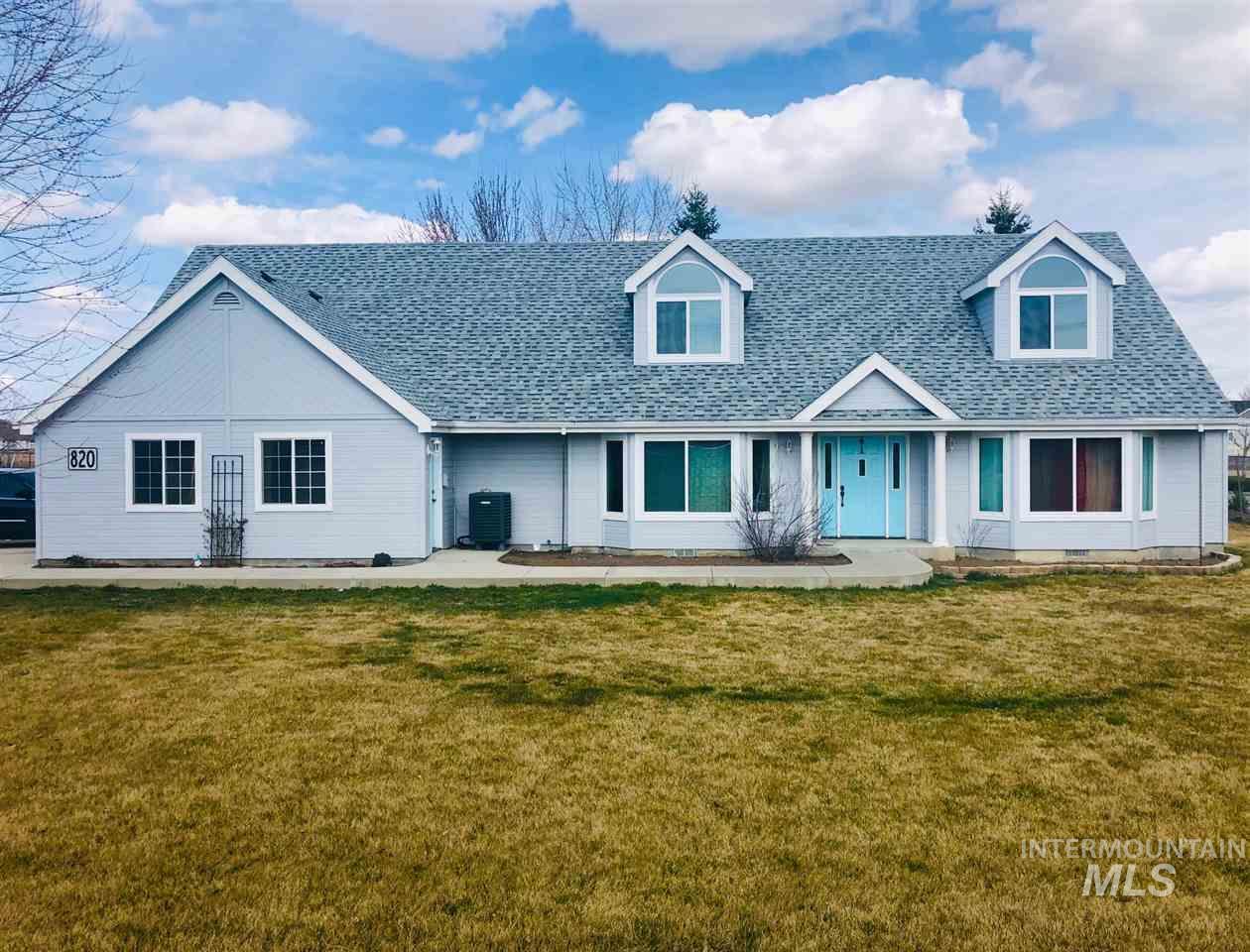 820 Main St - Photo 1