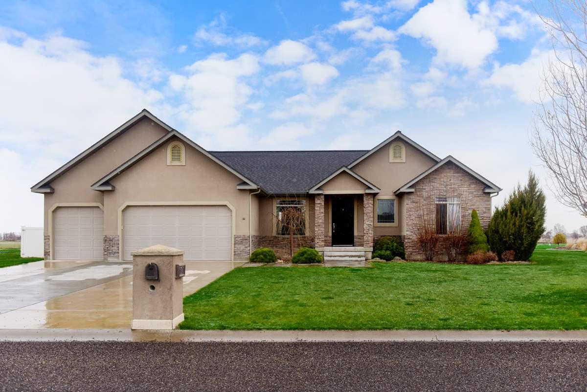 80 Pelican Dr. - Photo 1