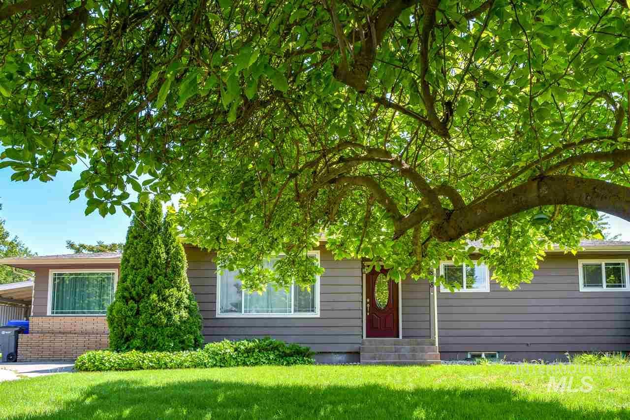 838 Bryden Ave. - Photo 1