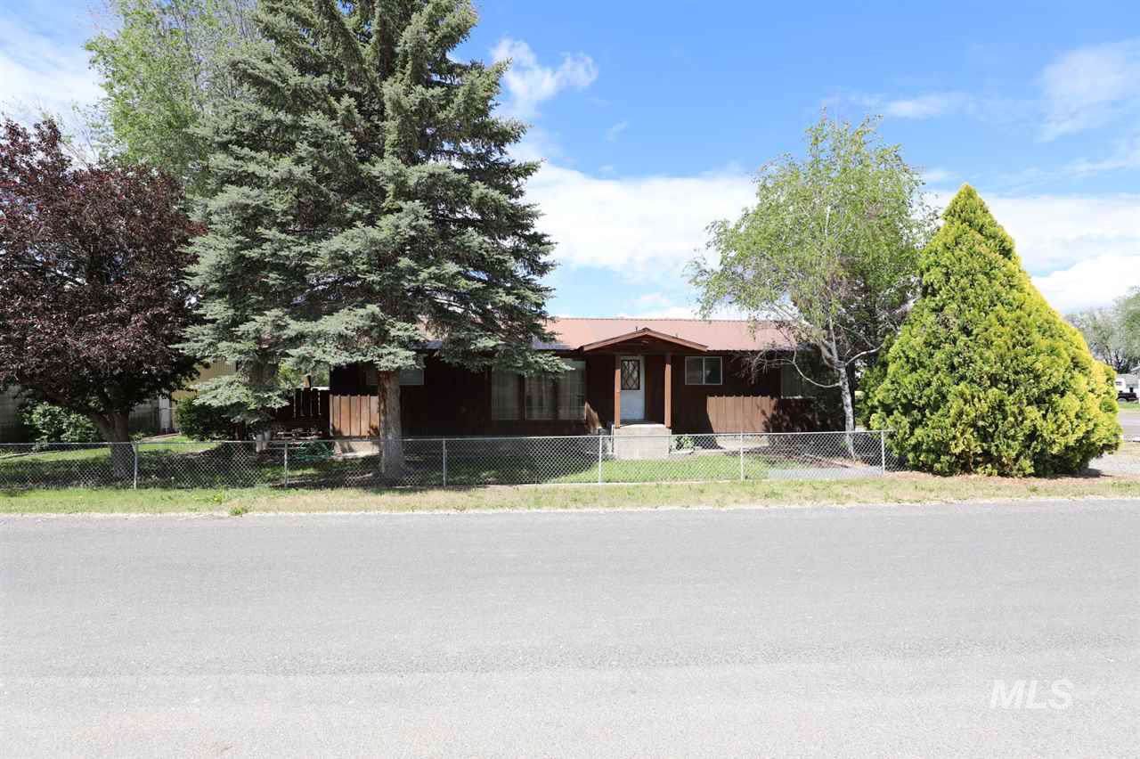 295 Jonathan Ave - Photo 1