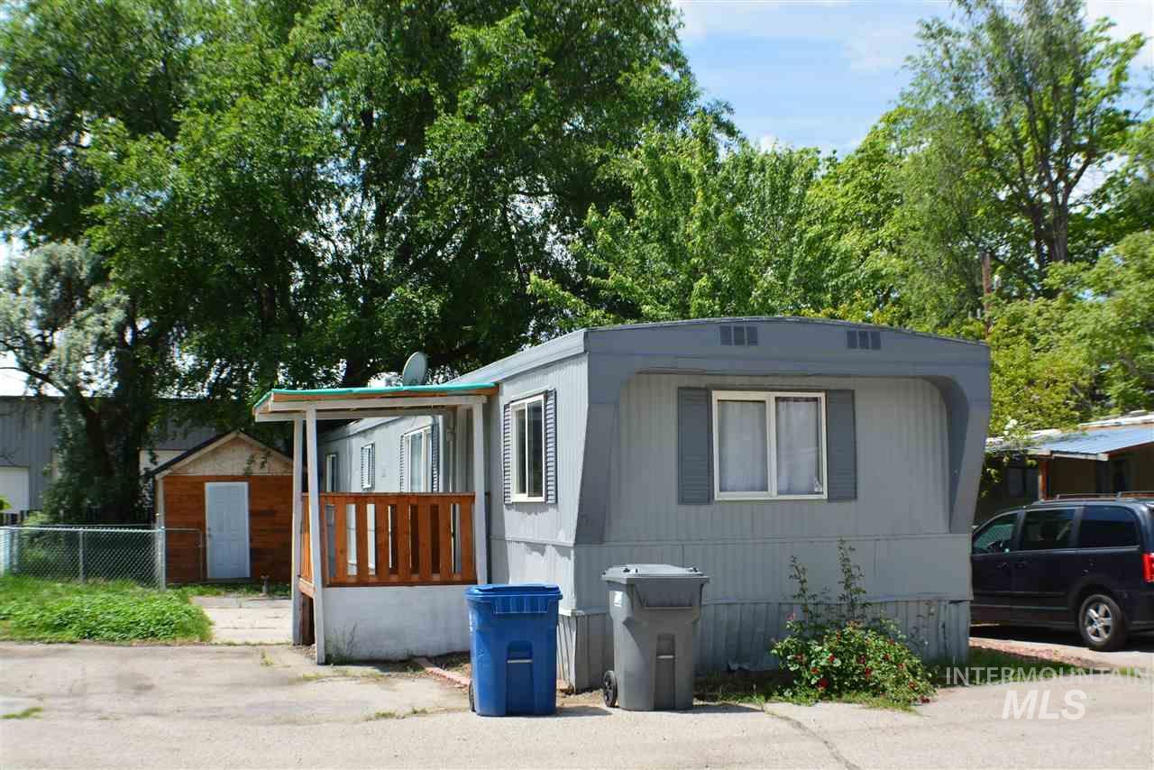 207 40th Street - Photo 1