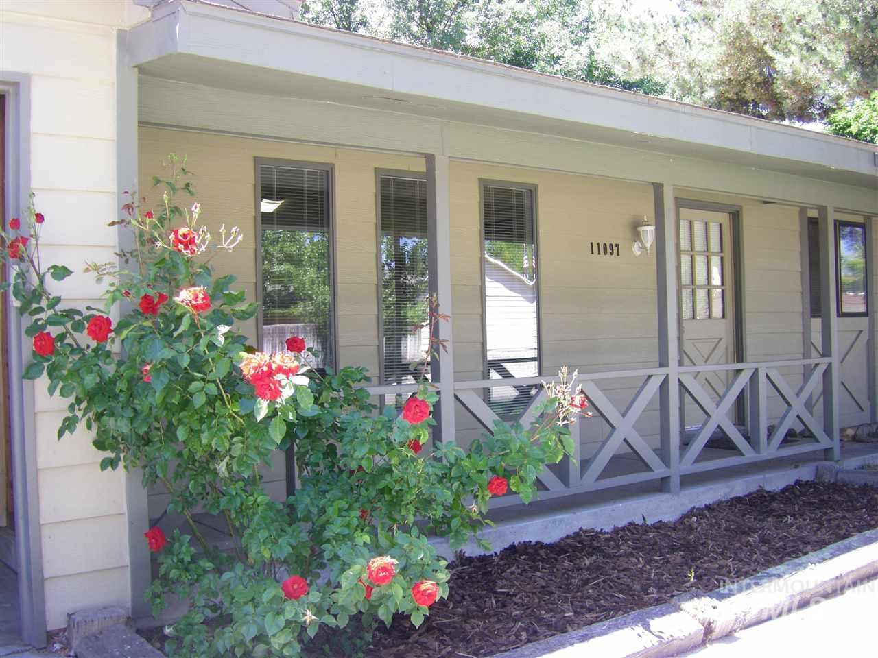 11097 Goldenrod Ave - Photo 1