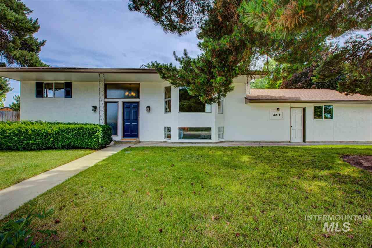 8211 Chesterfield - Photo 1