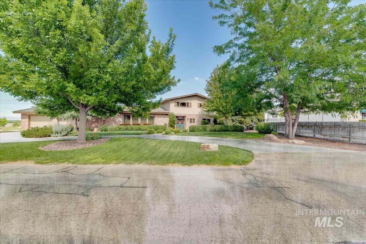 11370 Greenhurst Rd - Photo 1