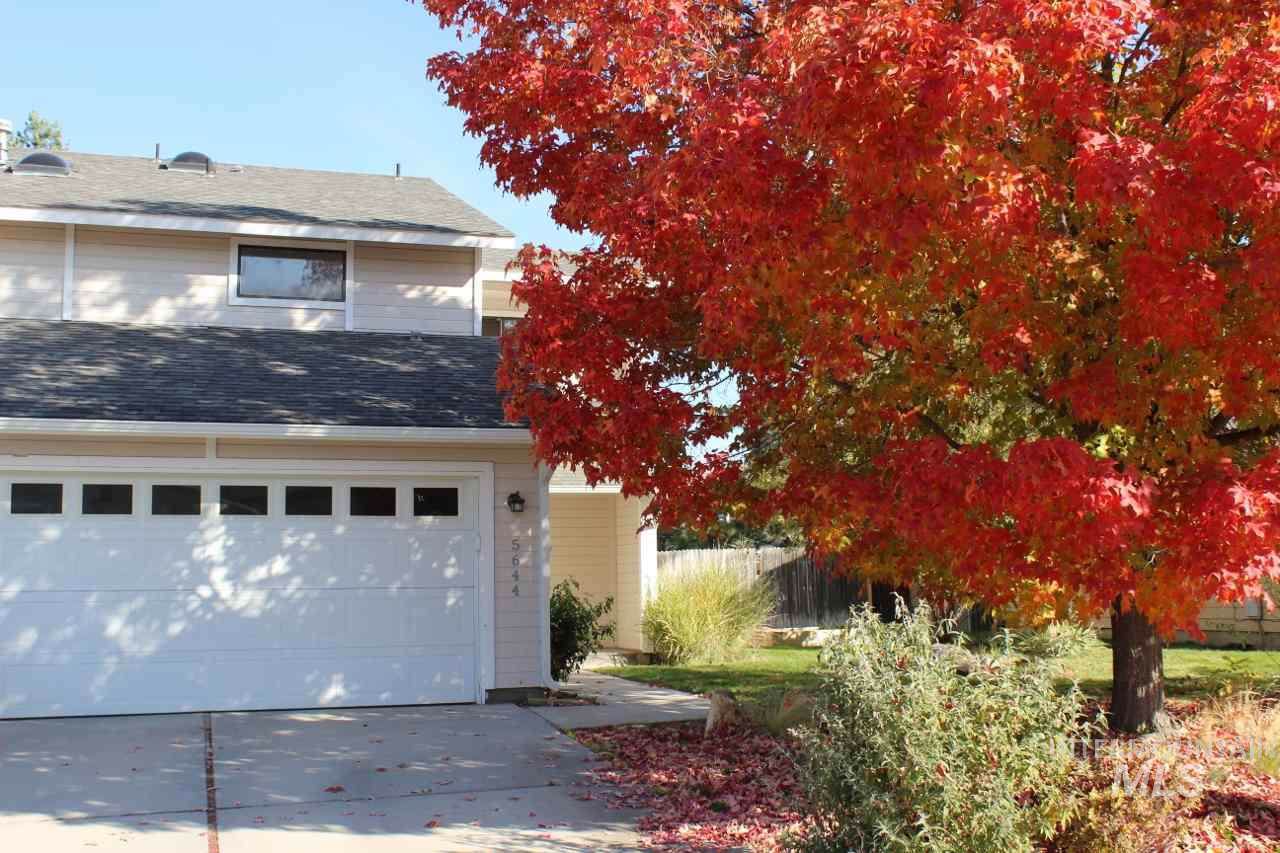 5644 Ellens Ferry Dr - Photo 1