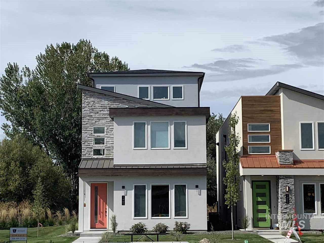 59 Crestview - Photo 1