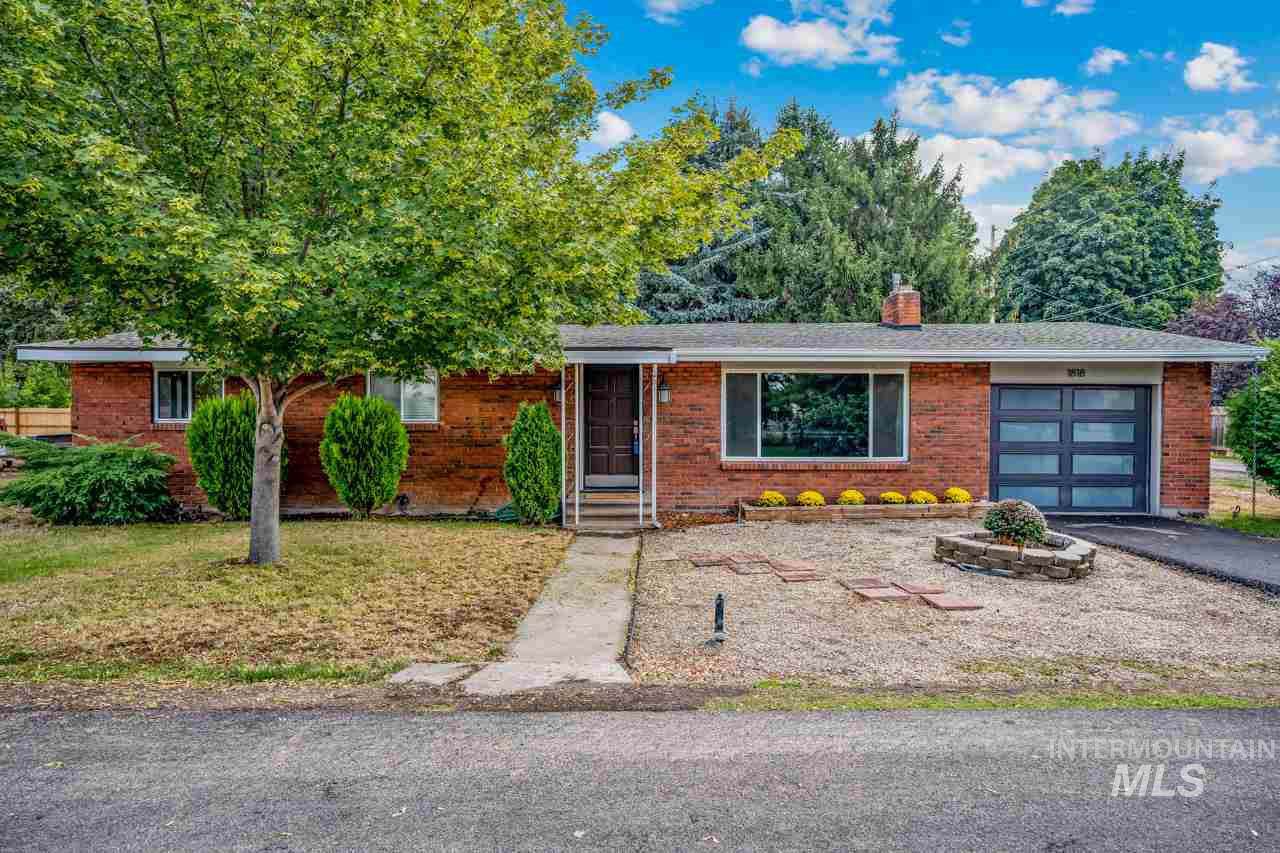 1818 Ancestor Ave - Photo 1