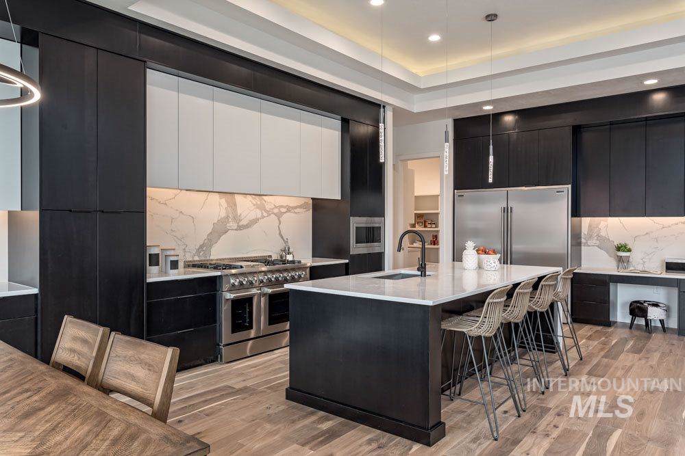 1075 Creekwater - Photo 1