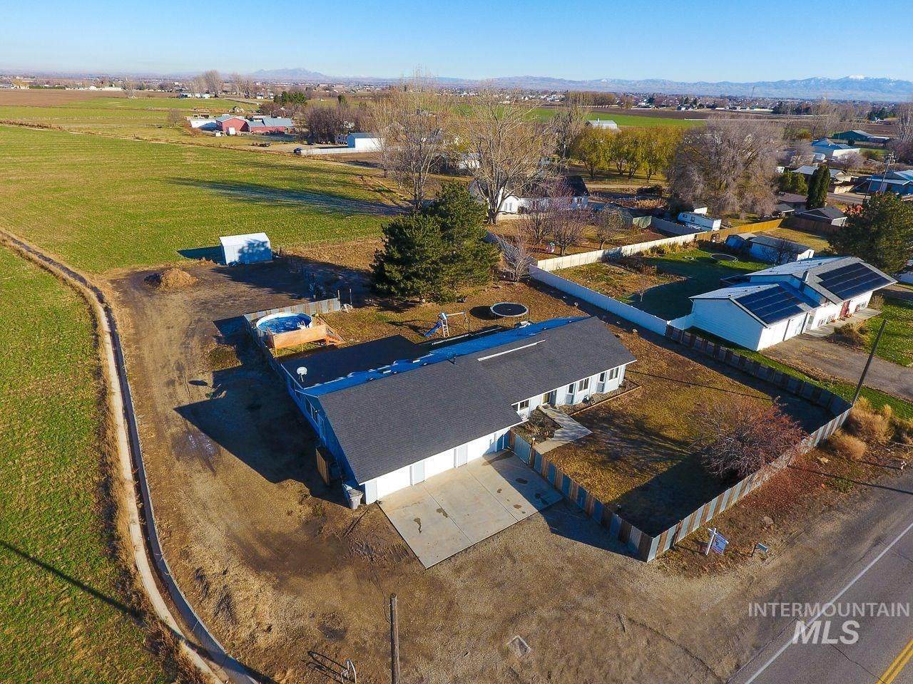 9090 Cherry Ln - Photo 1