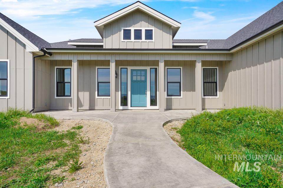 2811 Performance Ln - Photo 1