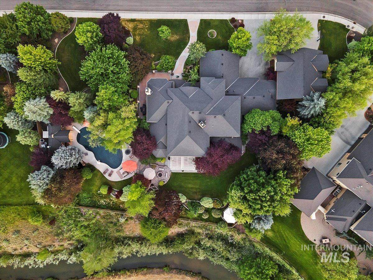 2151 Greenview Court - Photo 1