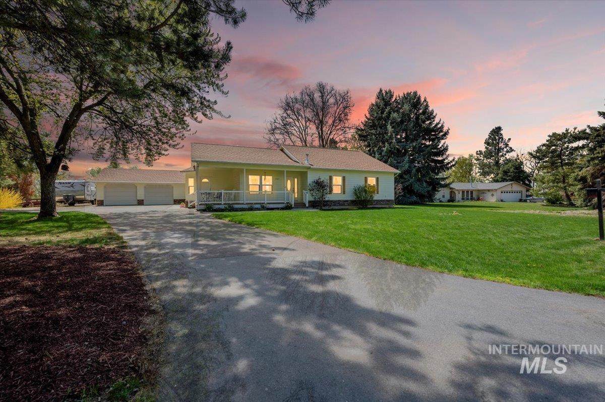 1087 Steeple View Dr - Photo 1