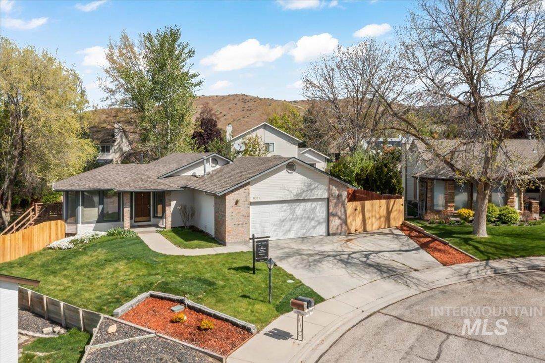 6811 N Fairhill Pl - Photo 1