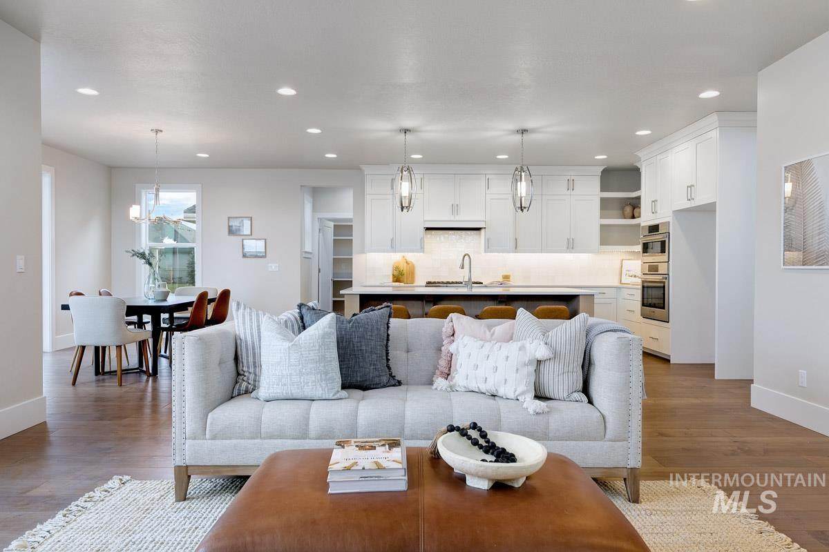 5220 Cengotita Avenue - Photo 1
