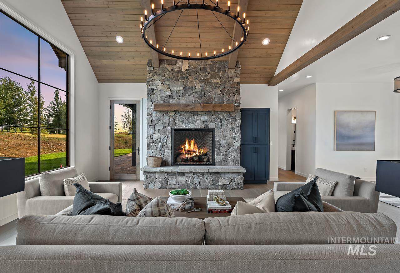 103 Saddle Court - Photo 1