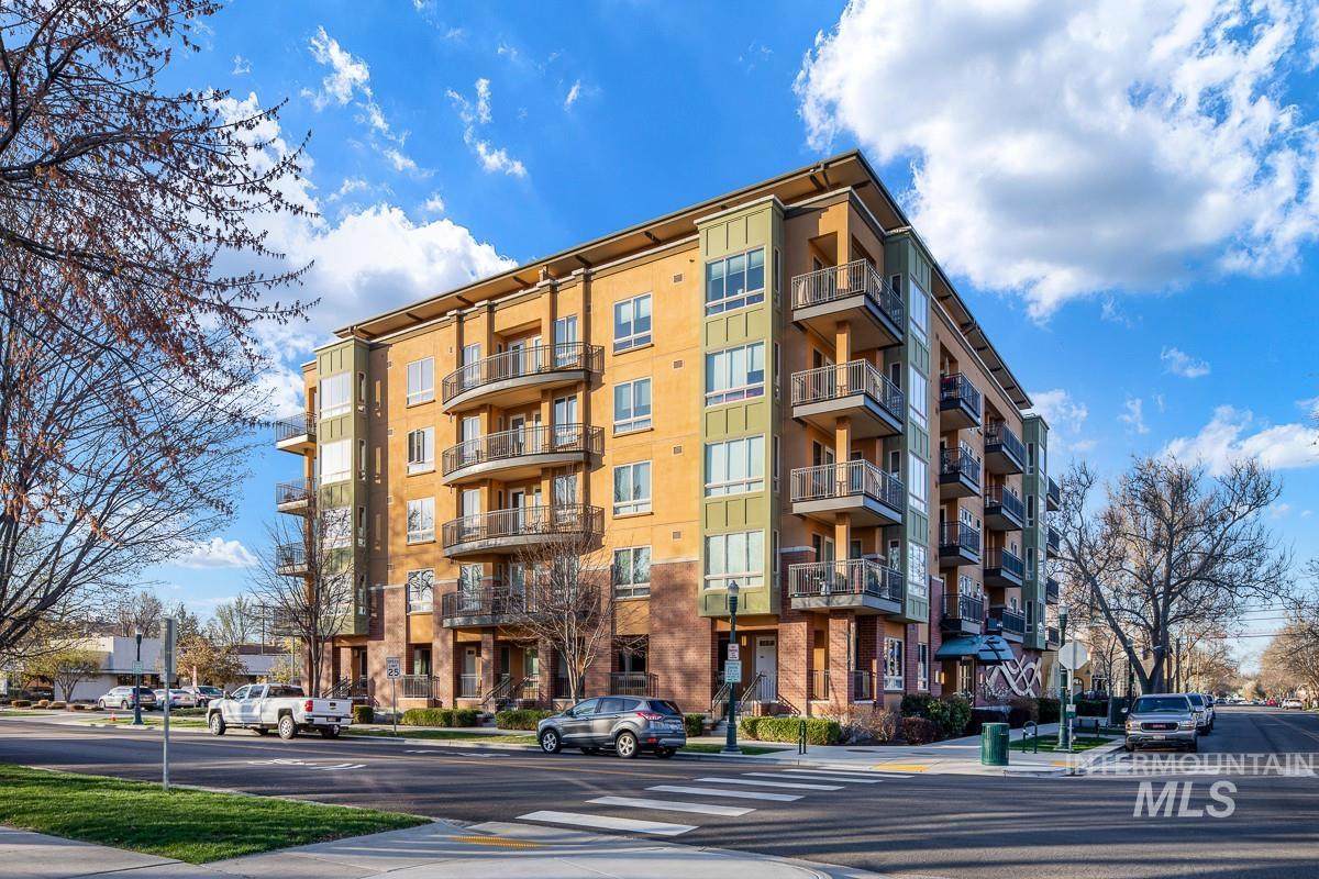 323 Jefferson Street - Photo 1