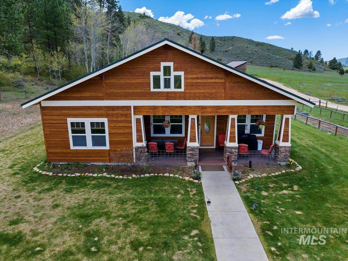675 Russell Dr - Photo 1