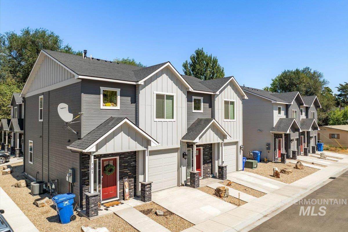 701 Bates Ave. - Photo 1