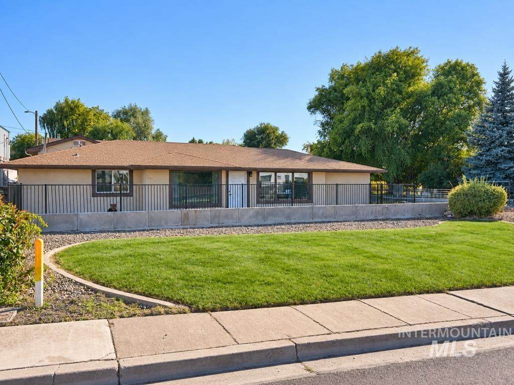 1830 Addison Ave E - Photo 1