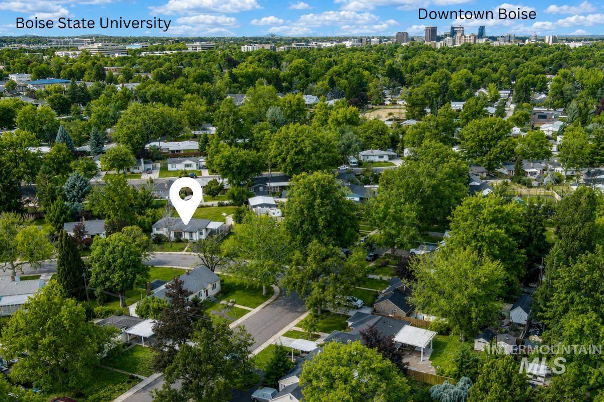 611 Riverview Dr - Photo 1