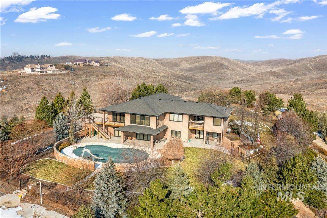 4831 Skyline - Photo 1
