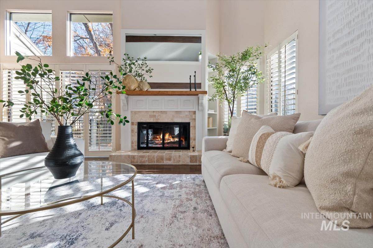 1944 Teal Ln - Photo 1